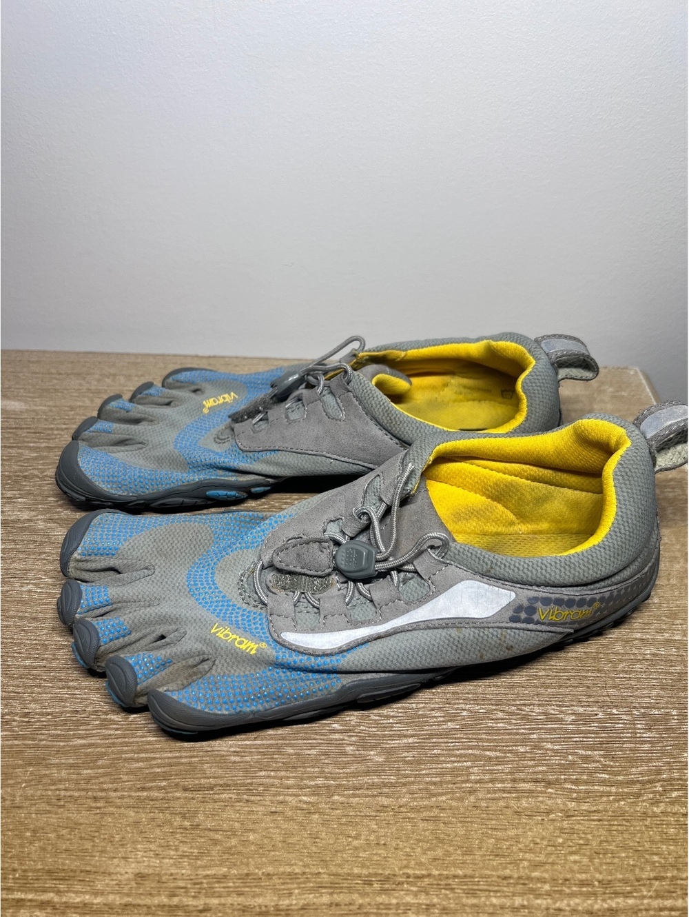 Vibram FiveFingers Women's Size 8.5 (39)